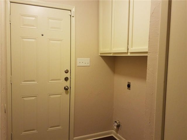 6919 W Cleburne Road, Fort Worth, TX 76133