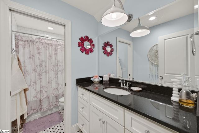 2062 Knighton Chapel Road, Fountain Inn, SC 29644