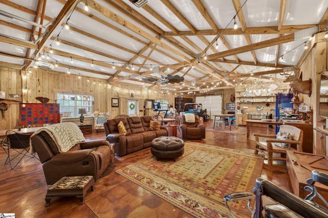 2062 Knighton Chapel Road, Fountain Inn, SC 29644