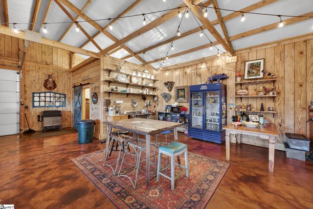 2062 Knighton Chapel Road, Fountain Inn, SC 29644