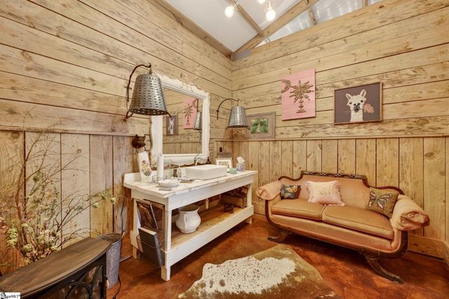 2062 Knighton Chapel Road, Fountain Inn, SC 29644