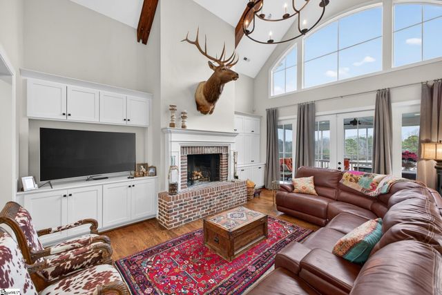 2062 Knighton Chapel Road, Fountain Inn, SC 29644