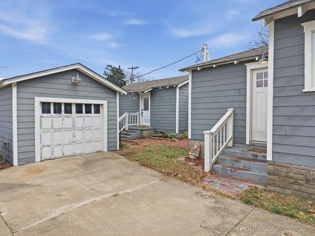 1311 S College Avenue, Tulsa, OK 74104