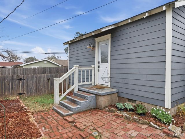 1311 S College Avenue, Tulsa, OK 74104