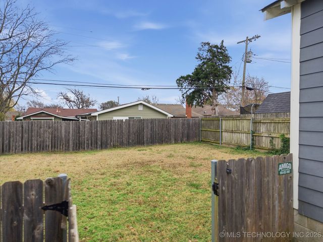 1311 S College Avenue, Tulsa, OK 74104