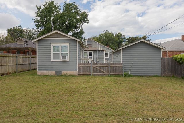 1311 S College Avenue, Tulsa, OK 74104