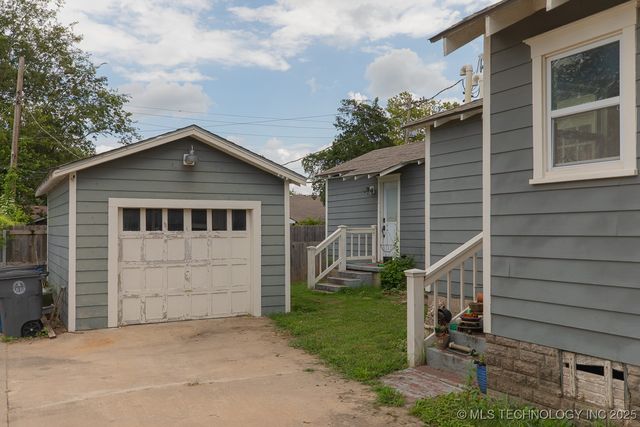 1311 S College Avenue, Tulsa, OK 74104