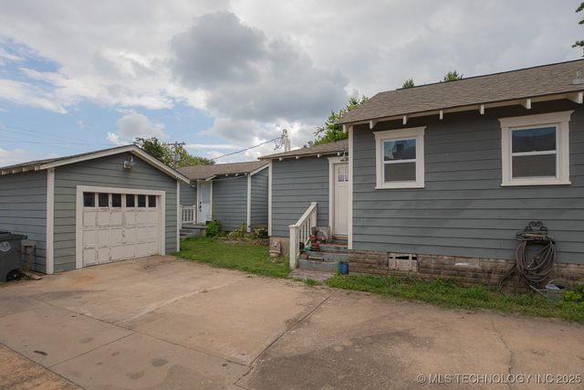 1311 S College Avenue, Tulsa, OK 74104