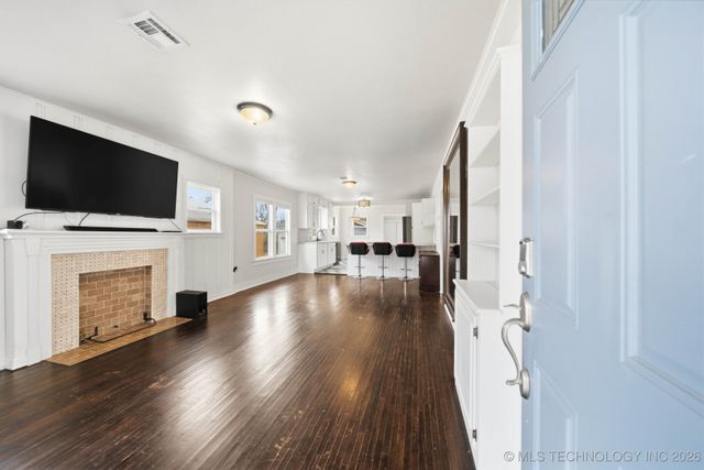 1311 S College Avenue, Tulsa, OK 74104