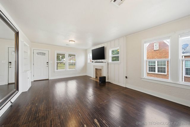 1311 S College Avenue, Tulsa, OK 74104