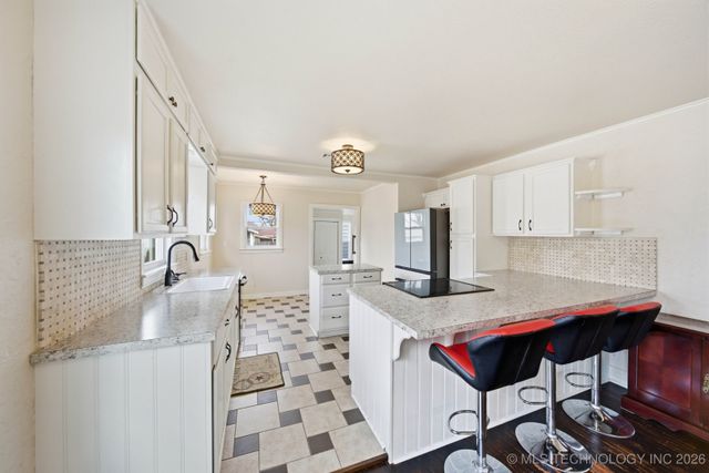 1311 S College Avenue, Tulsa, OK 74104