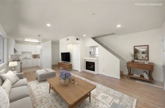 18347 Saticoy Street 37, Reseda, CA 91335