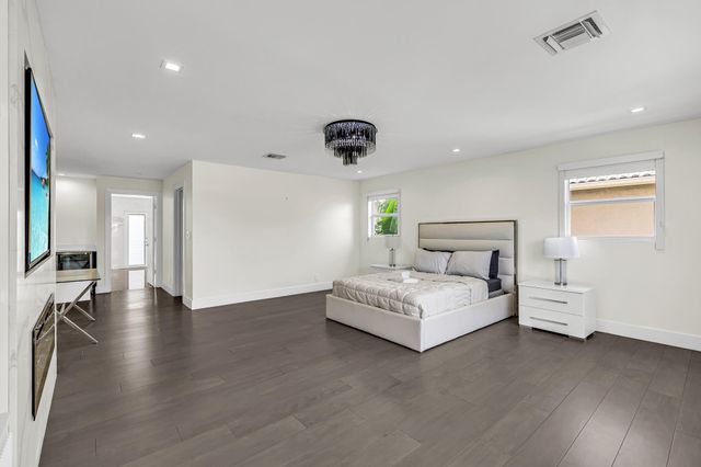 4921 NE 28TH Avenue, Lighthouse Point, FL 33064