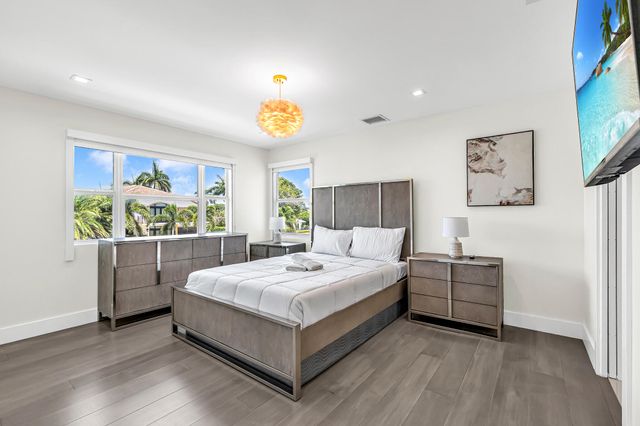 4921 NE 28TH Avenue, Lighthouse Point, FL 33064