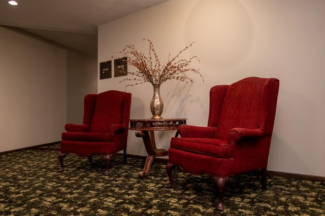 4710 58th Avenue N 301, Crystal, MN 55429