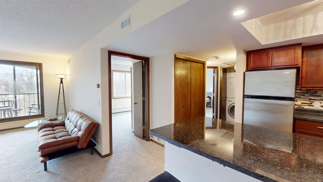 4710 58th Avenue N 301, Crystal, MN 55429