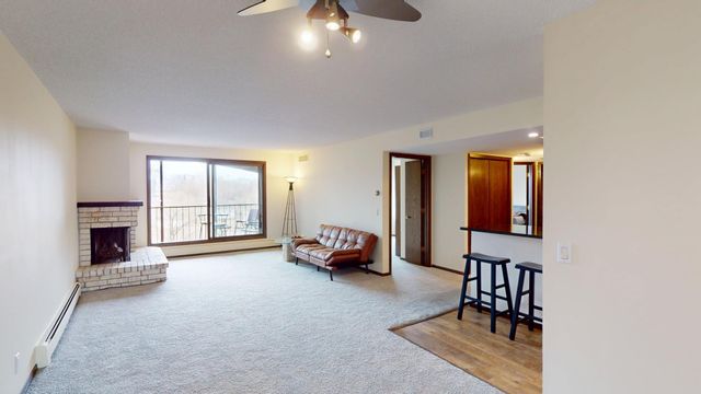 4710 58th Avenue N 301, Crystal, MN 55429