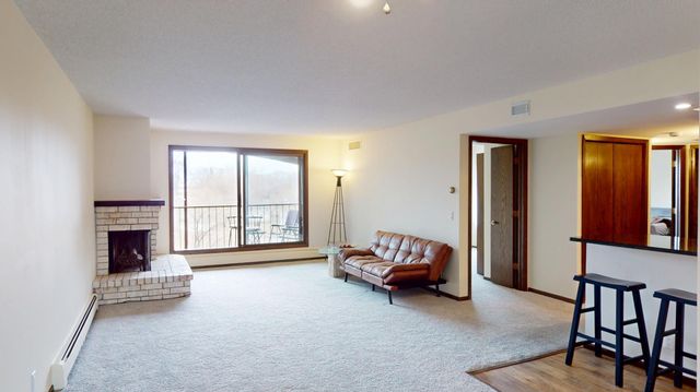 4710 58th Avenue N 301, Crystal, MN 55429