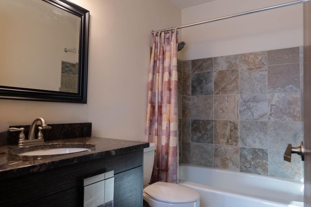 4710 58th Avenue N 301, Crystal, MN 55429