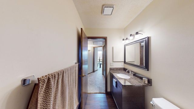 4710 58th Avenue N 301, Crystal, MN 55429