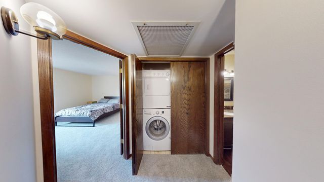 4710 58th Avenue N 301, Crystal, MN 55429