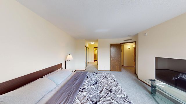 4710 58th Avenue N 301, Crystal, MN 55429