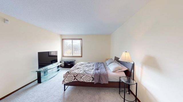 4710 58th Avenue N 301, Crystal, MN 55429