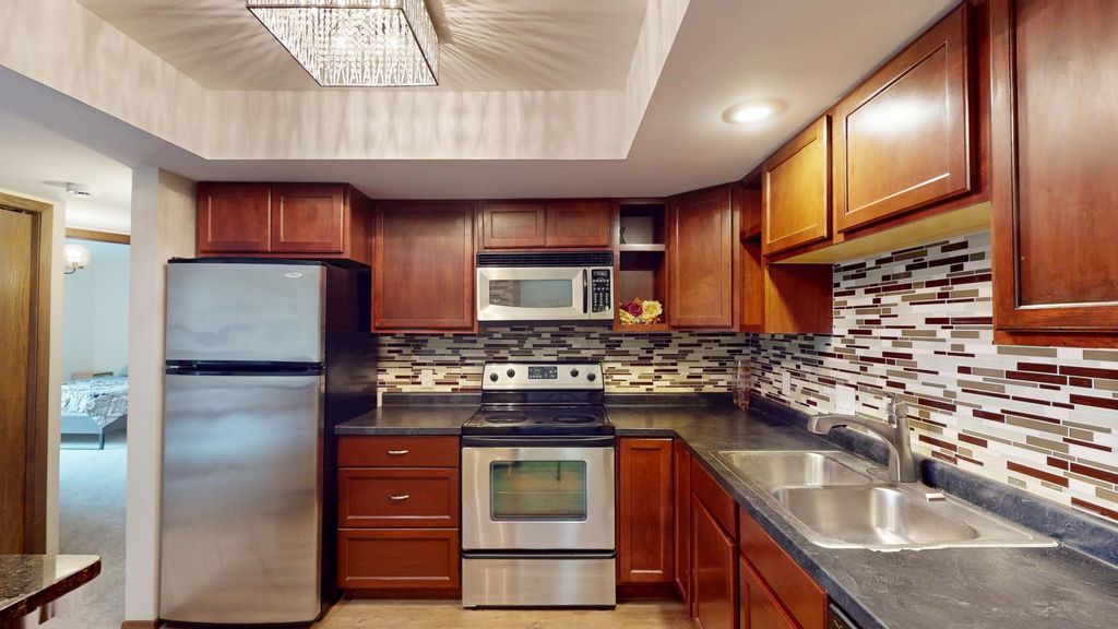 4710 58th Avenue N 301, Crystal, MN 55429 — photo 3