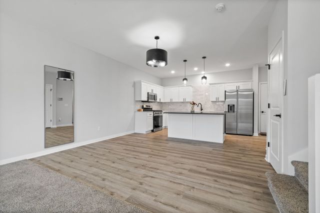 9150 Spring Crest Lane, West Des Moines, IA 50266
