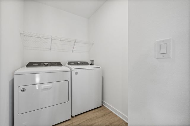 9150 Spring Crest Lane, West Des Moines, IA 50266