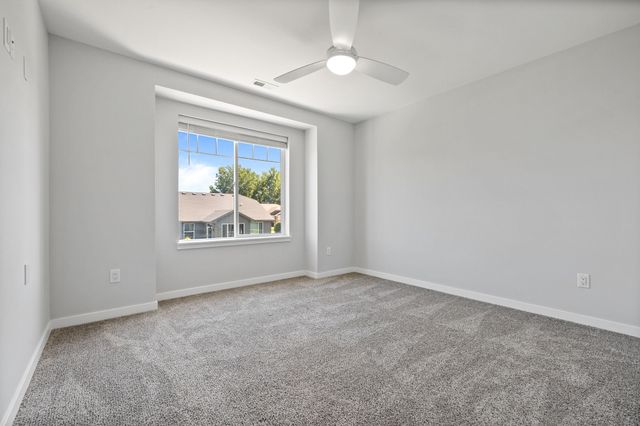 9150 Spring Crest Lane, West Des Moines, IA 50266