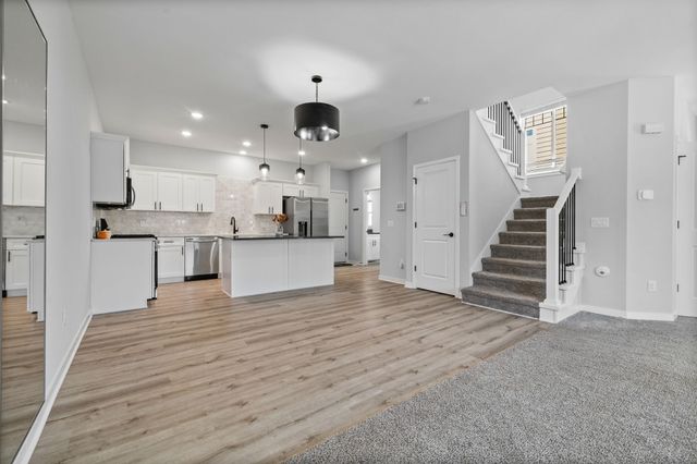 9150 Spring Crest Lane, West Des Moines, IA 50266