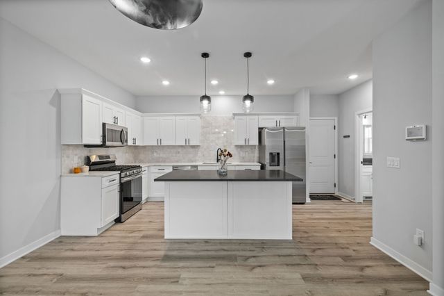 9150 Spring Crest Lane, West Des Moines, IA 50266