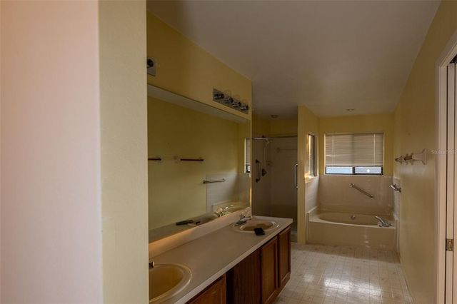 13218 PARKHURST COURT, Riverview, FL 33569