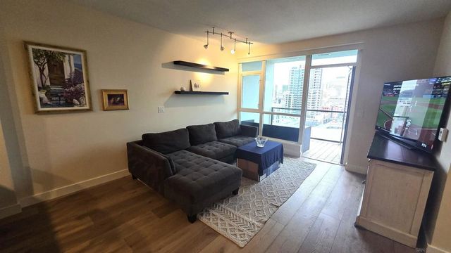 325 7th Ave 1301, San Diego, CA 92101