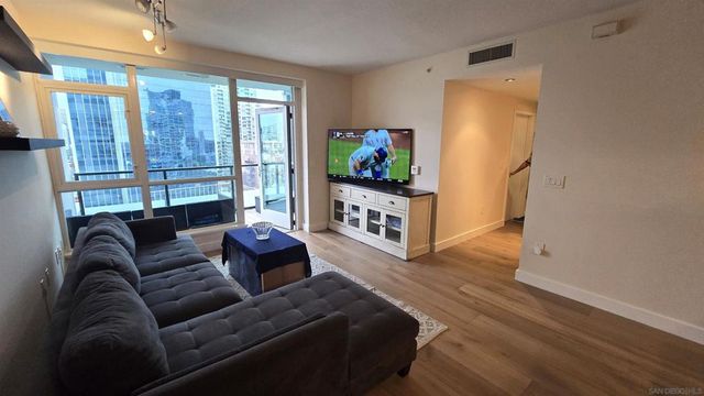 325 7th Ave 1301, San Diego, CA 92101