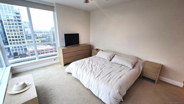 325 7th Ave 1301, San Diego, CA 92101