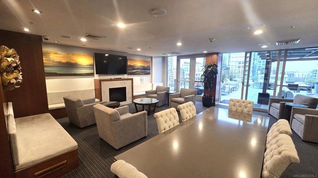 325 7th Ave 1301, San Diego, CA 92101