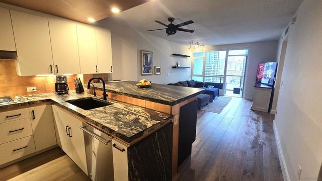 325 7th Ave 1301, San Diego, CA 92101