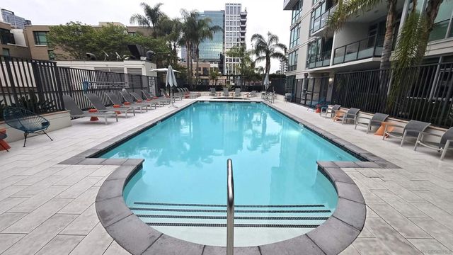 325 7th Ave 1301, San Diego, CA 92101