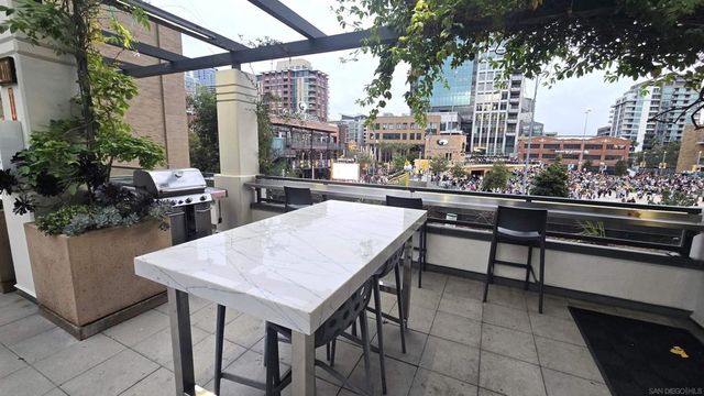 325 7th Ave 1301, San Diego, CA 92101