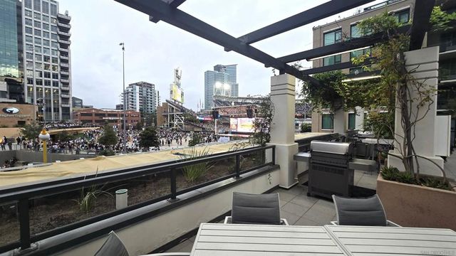 325 7th Ave 1301, San Diego, CA 92101