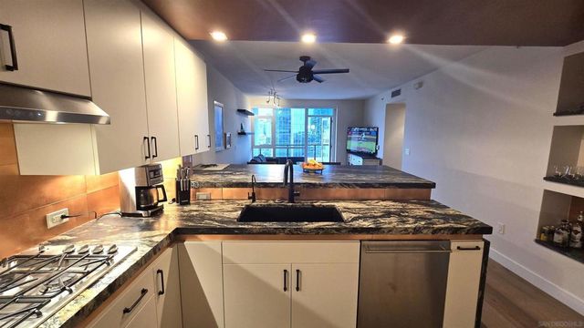 325 7th Ave 1301, San Diego, CA 92101