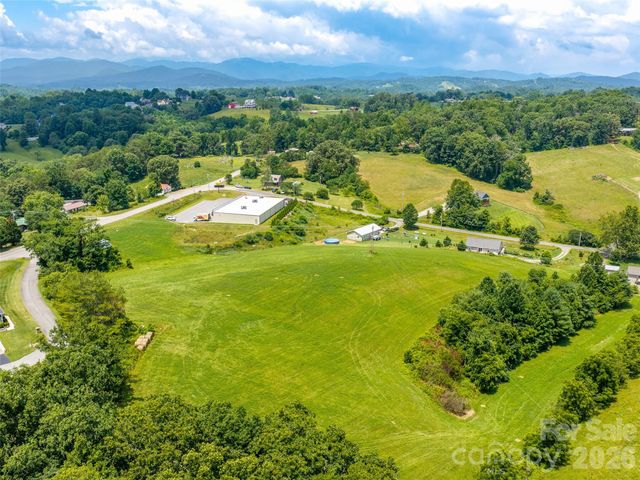 99999 Sprouse Town Road, Weaverville, NC 28787