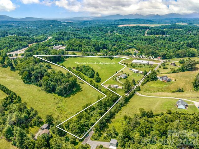 99999 Sprouse Town Road, Weaverville, NC 28787
