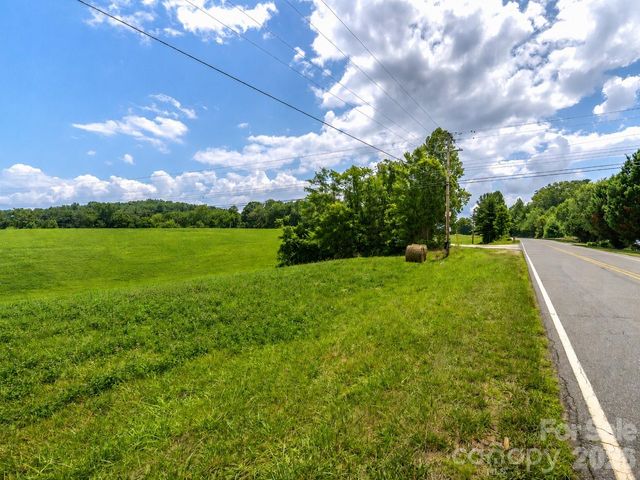 99999 Sprouse Town Road, Weaverville, NC 28787