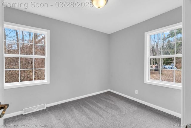 3981 Pine Grove Avenue, Fort Gratiot Charter Township, MI 48059