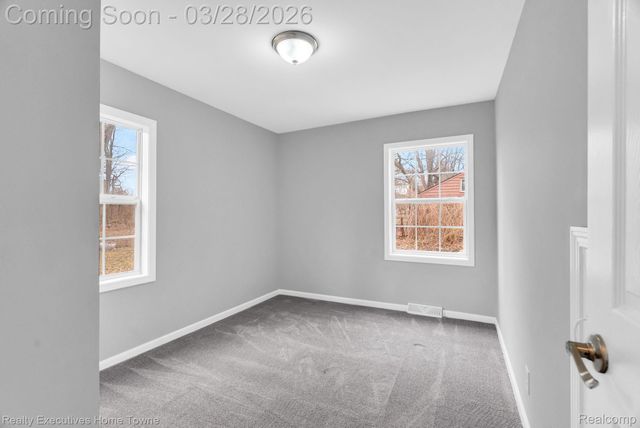 3981 Pine Grove Avenue, Fort Gratiot Charter Township, MI 48059