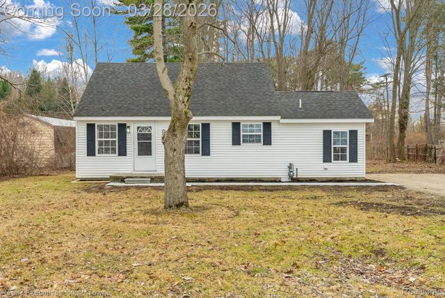 3981 Pine Grove Avenue, Fort Gratiot Charter Township, MI 48059