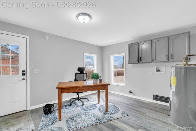 3981 Pine Grove Avenue, Fort Gratiot Charter Township, MI 48059